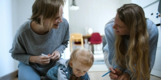 Puericultrice: cosa fa e perché è utile consultarla quando si diventa mamma