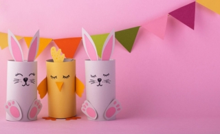 pulcini e coniglietti con rotoli di cartaigienica