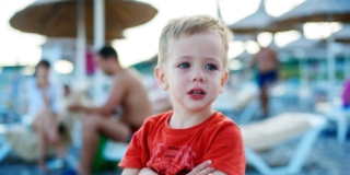 Come non perdere i bambini in spiaggia: 5 regole a tenere a mente