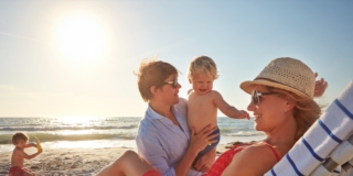 Vacanze al mare con i bambini: 10 cose da portare assolutamente