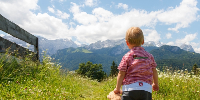 A che età portare neonati e bambini in montagna? Tutti i limiti e consigli