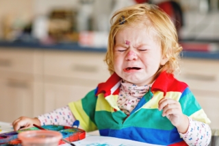 Come insegnare ai bambini a gestire la frustrazione: consigli pratici Come insegnare ai bambini a gestire la frustrazione: consigli pratici