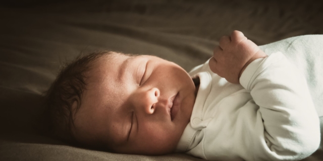 Routine serale del neonato: come impostarla nel modo giusto