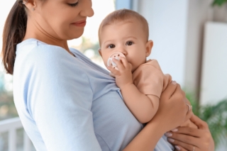 Ciuccio: che fare se il bimbo non lo vuole più, ma senza urla e fatica ad addormentarsi?
