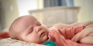 Cambio orario: quando si passa all’ora solare e come gestire il sonno dei bambini