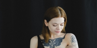 Tatuaggi durante l’allattamento: si possono fare? Tatuaggi durante l’allattamento: si possono fare?